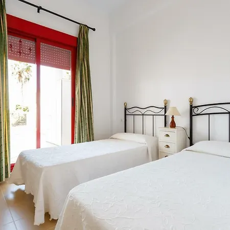 Bonito En Campo De Golf Con Piscina Apartamento *